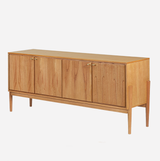 Buffet de madeira para sala de estar grace com 4 portas visto na diagonal