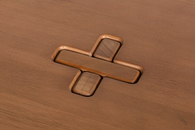 banqueta quadrada mimo em fundo branco detalhe assento