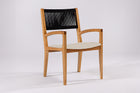 Cadeira Gourmet Mel e Corda Preta vista em perspectiva