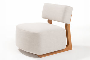 Poltrona para Sala Doma - Mel e Tecido Creme