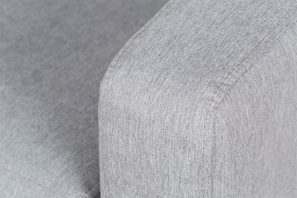 Sofá 3 Lugares Malta - Tecido Cinza Claro detalhe tecido