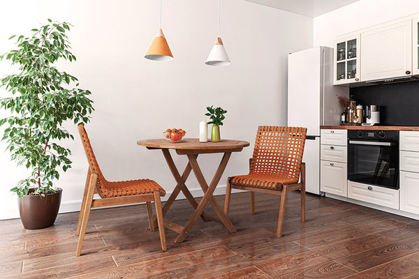 cadeira trama ocre com mesa dobravel ambientadas na cozinha