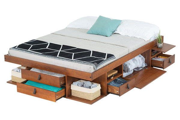 cama bali de casal em fundo branco vista em diagonal com gavetas abertas