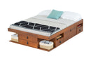 cama bali de casal em fundo branco vista em diagonal decorada