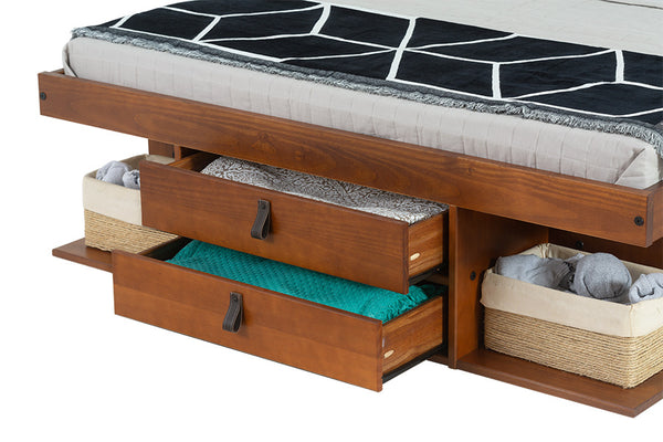 cama bali de queen caramelo em fundo branco detalhe gavetas frontal