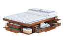 cama bali de queen caramelo em fundo branco vista em diagonal com gavetas abertas