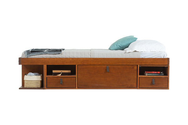 cama bali de queen caramelo em fundo branco vista lateral