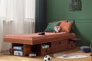 cama bali de solteiro caramelo ambientada em quarto infantil
