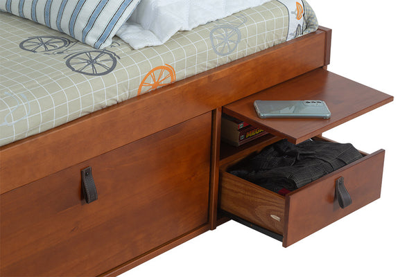 cama bali de solteiro caramelo em fundo branco detalhe mesa de cabeceira