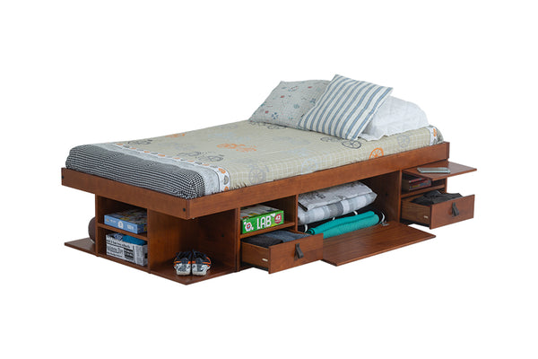 cama bali de solteiro caramelo em fundo branco vista em diagonal com gavetas abertas