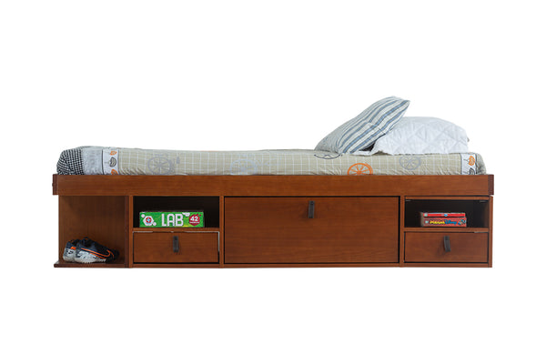 cama bali de solteiro caramelo em fundo branco vista lateral