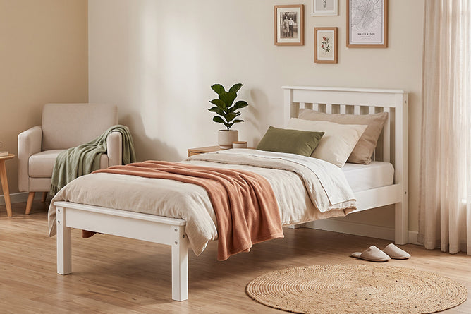 cama de solteiro habitual branca ambientada no quarto