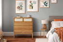 cômoda 5 gavetas serena ambientada no quarto