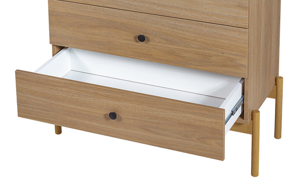 cômoda com gavetas para quarto cor areia mostrando gaveta inferior aberta