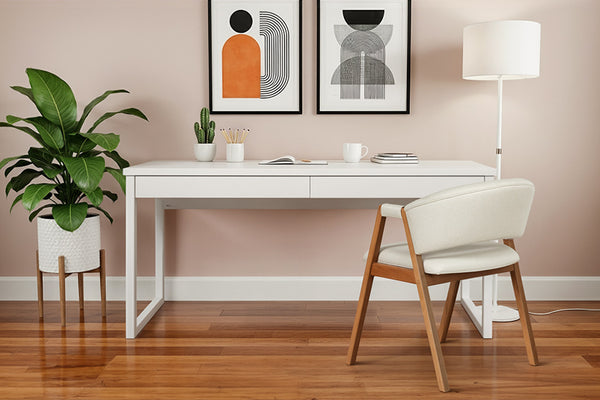 escrivaninha duna 160 branca e cadeira don ambientadas no home office