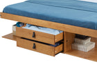foto da cama queen size com gavetas bali na cor nozes em fundo branco decorada detalhe gavetas frontal