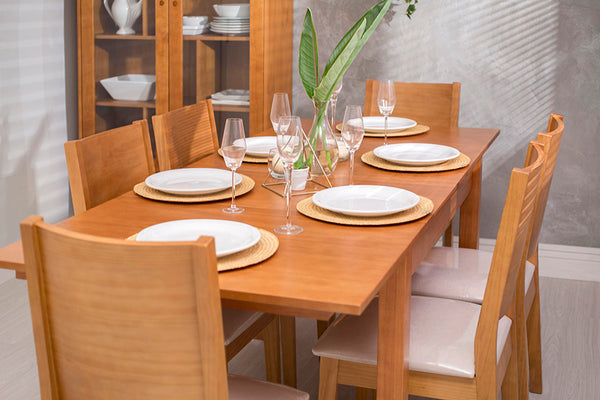 mesa de jantar de madeira extensivel cor nozes foto ambientada