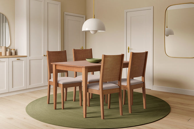 mesa de jantar ape e cadeiras euro ambientadas na sala de jantar