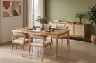 mesa cascais e cadeiras santorini mel ambientados na sala de jantar