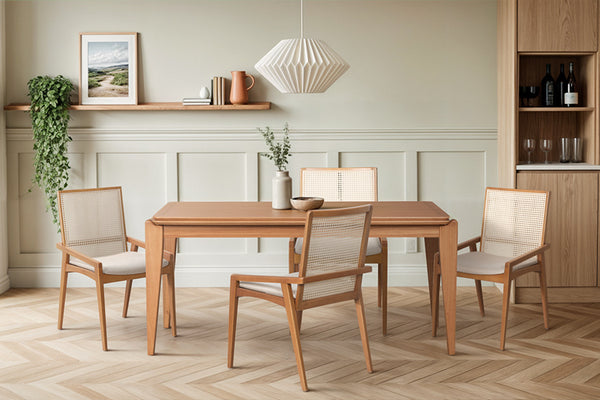 mesa de jantar coimbra e conjunto de cadeiras siesta ambientadas na sala de jantar