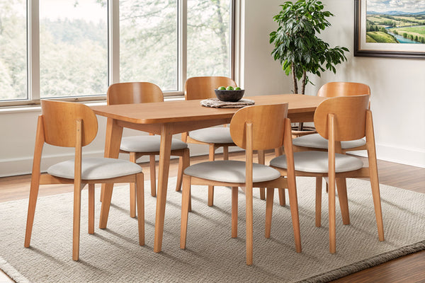 mesa maria com cadeiras maria areia ambientadas na sala de jantar