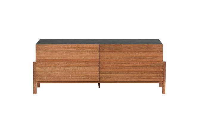 rack para quarto 126 cm yono preto e jatobá visto de frente com fundo branco
