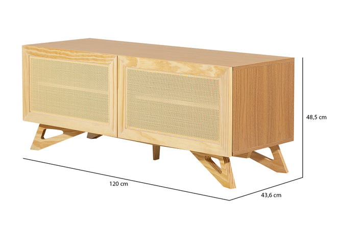 rack para sala 120 cm yono freijó e rattan visto na diagonal com medidas escritas na imagem em fundo branco
