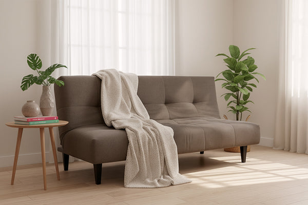 sofa-cama denver marrom ambientado na sala de estar