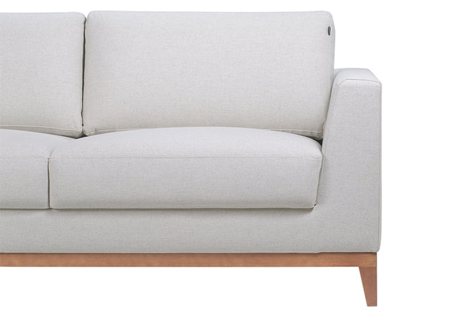 sofá 3 lugares Chanfrê linho detalhe braço em fundo branco