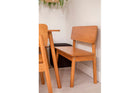 Banco com 2 lugares Baviera cor nozes visto de lado ambientada com mesa de jantar