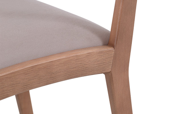 cadeira confortável ária areia focando no tecido do assento