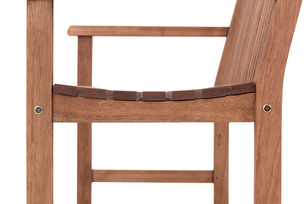 banco rustico de madeira 3 lugares recanto jatoba focando nos detalhes laterais