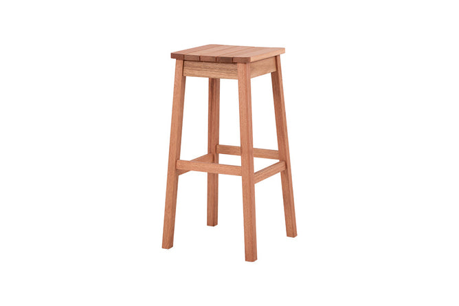 banqueta para balcão de cozinha alta garden castanheira em fundo branco