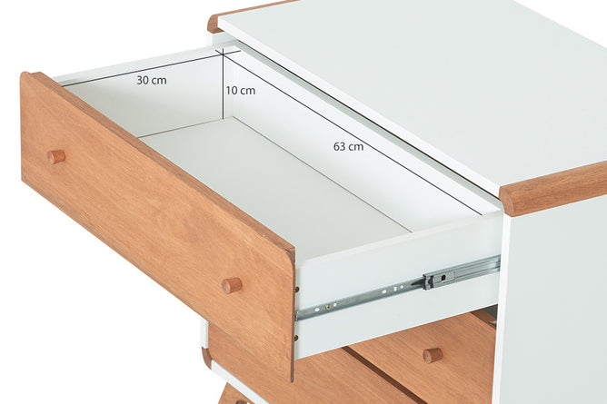 comoda para bebe 3 gavetas baori branco e jatobá focando na gaveta aberta vazia vista de cima mostrando medidas internas da gaveta