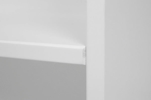 estante brancaorganizadora 2 prateleiras tools branco giz em fundo infinito focando nos detalhes