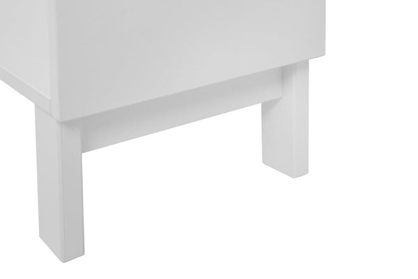estante mdf organizadora 2 prateleiras tools branco giz em fundo infinito focando nos pes