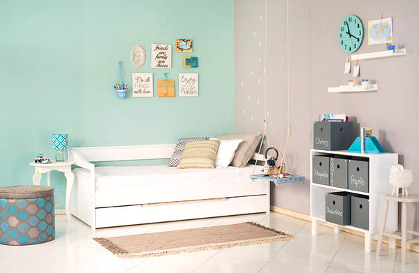 foto ambientada da caixa organizadora de quarto infantil tools cinza em quarto infantil