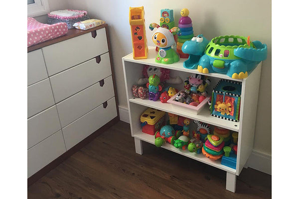 foto cliente estante de quarto organizadora 2 prateleiras tools branco giz visto de frente
