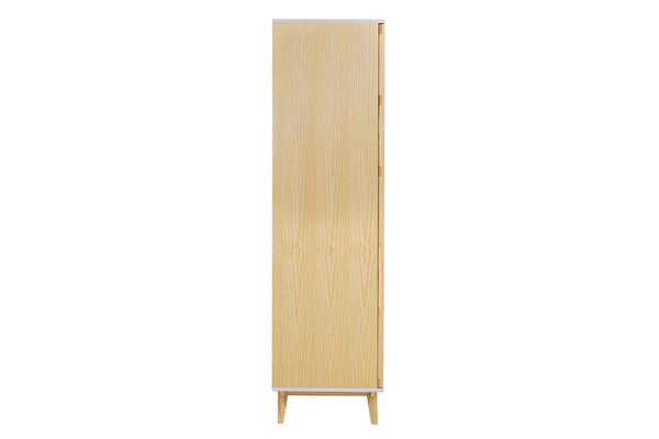 guarda roupa infantil 3 portas panteon natural e off white em fundo infinito visto de lado