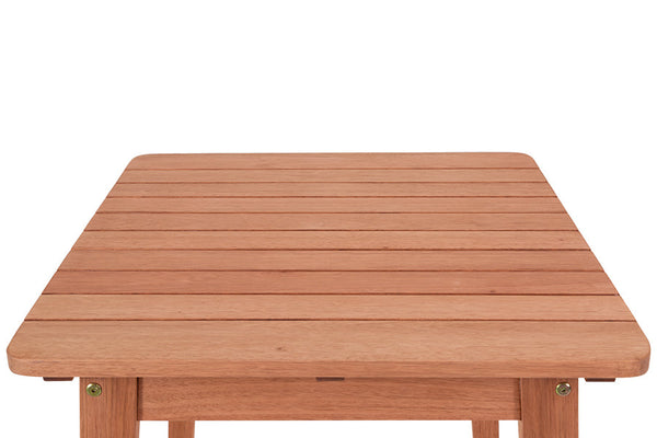 mesa quadrada de madeira alta bistro garden castanheira em fundo infinito visto de frente focando no tampo