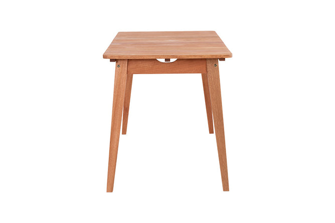 mesa rustica 6 lugares garden castanheira em fundo infinito visto de lado
