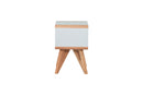 mesa lateral para sala baori cinza claro e jatobá vista de lado em fundo branco