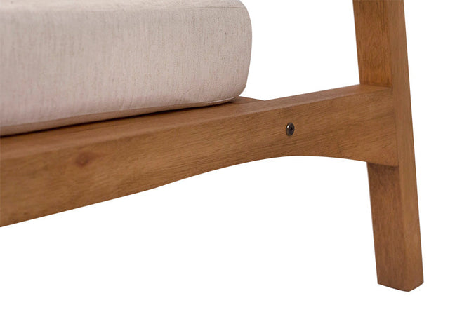 poltrona quarto comodita jatoba focando no pe
