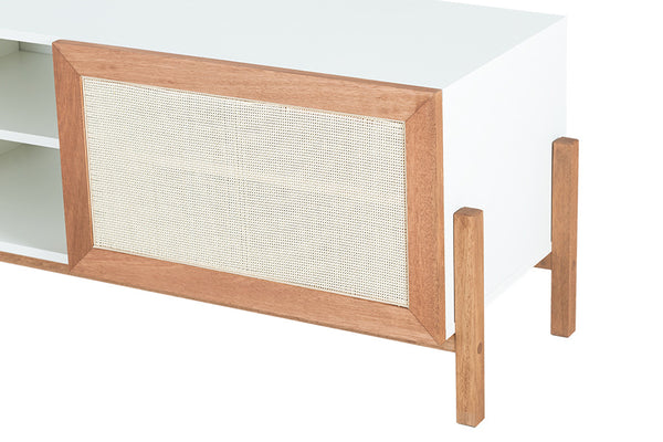 rack 166 cm off white yono branco e jatobá focando na porta com rattan