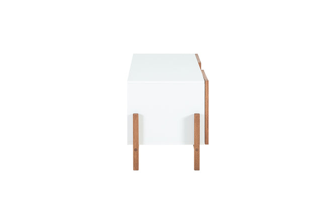 rack para sala 166 cm moderno yono branco e jatobá visto de lado em fundo branco