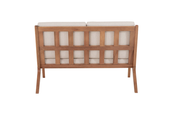 sofa living 2 lugares tris amendoa e tecido cru em fundo infinito focando nos detalhes da parte de tras